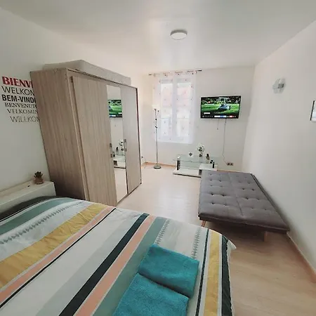 Apartment Entier Au Rez- De- Chaussee Le Plessis-Brion