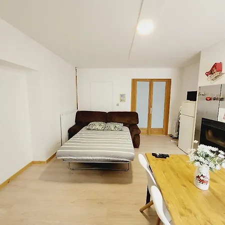 Entier Au Rez- De- Chaussee Apartment